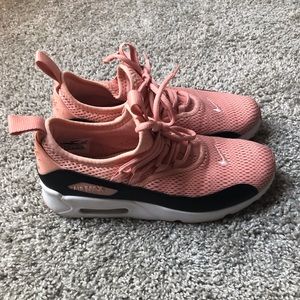 Nike Women’s Air Max